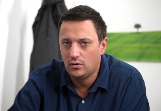 KOMBINUJE NEKOLIKO KLJUČNIH STVARI Popularni glumac Andrija Milošević “skinuo” 20 KILOGRAMA BEZ DIJETE