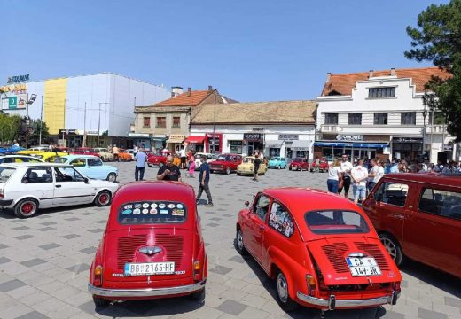 Atrakcija u Bijeljini: Danas defile legendarnih fića
