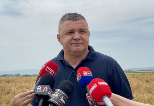 Bakajlić u sukobu s novinarima: „Ne možete postavljati pitanja dok ja ne završim“ (Video)