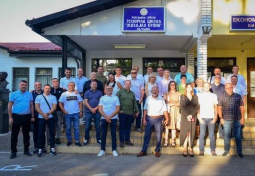 Bijeljina: Maturanti Tehničke škole “Mihajlo Pupin“ proslavili tri decenije od mature (Foto)