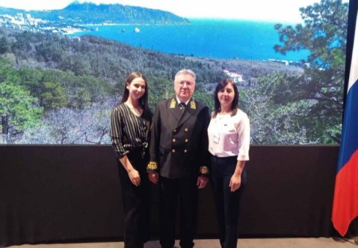 Jovana Benović i profesorica Rada Drobnjak među uvaženim zvanicama: Gimnazija Bijeljina na svečanom prijemu povodom Dana Rusije