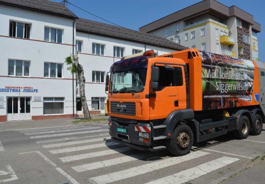 Donacija: Grad Salcburg donirao opštini Lopare kamion za prikupljanje čvrstog otpada