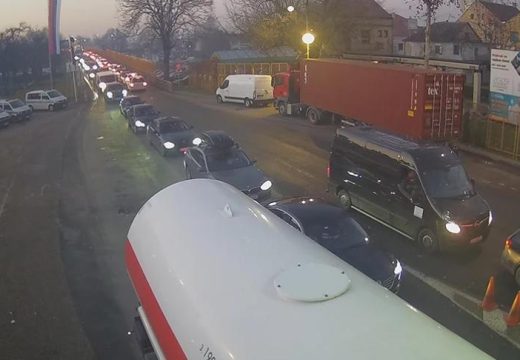 Granica: Pojačana frekvencija saobraćaja na jednom graničnom prelazu