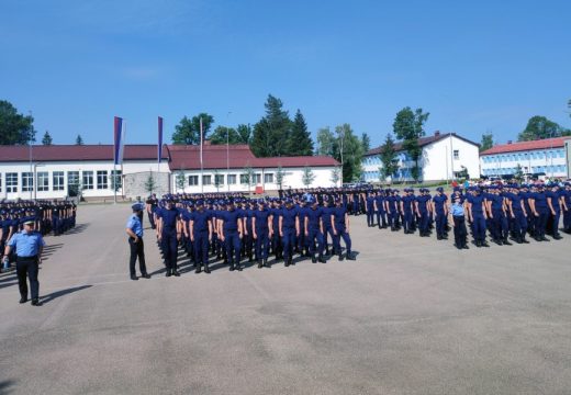 RS: Karan na promociji maturanata Srednje škole MUP-a; Mlada snaga Srpske