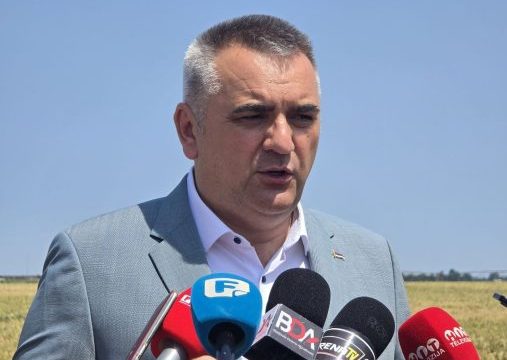 Minić: Ministarstvo na strani poljoprivrednika, razmotrićemo uvođenje zaštitnih mjera