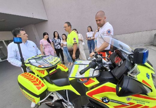 Ugostili medicinare iz Slovenije: UKC RS osniva Moto tim