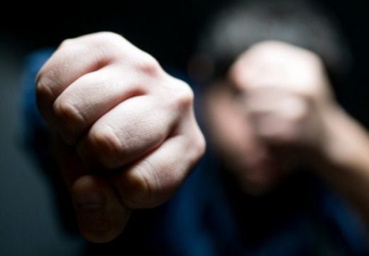 Iranac pretukao djevojku iz BiH: Napad počeo u buregdžinici, kasnije je udario sa leđa, nakon čega je pala