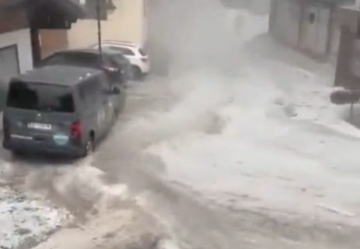 Grad razbio prozore na automobilima: Nevrijeme u Austriji, intervenisali i vatrogasci (Video)