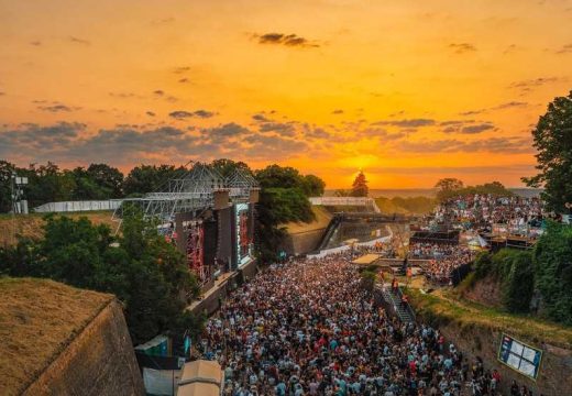 Saopštenje: Usljed brojnih pritisaka nakon podrške studentima ovogodišnji EXIT biće posljednji u Srbiji