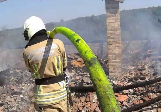 RS: Potpuno izgorjela kuća u Prijedoru (Foto)