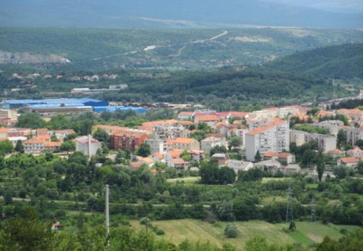 Problemi u Bosanskom Grahovu: Mještani u strahu od naseljavanja migranta