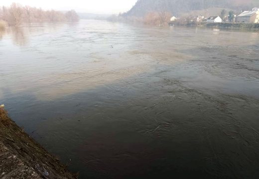 “Pomislio sam da nije živ jer je bio sav u krvi”: Heroji iz Milića izvukli čovjeka iz rijeke i spasli ga u zadnji čas
