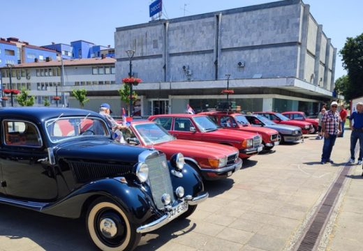 Sajam kolekcionarstva u Gradišci: Oldtajmeri mamili poglede