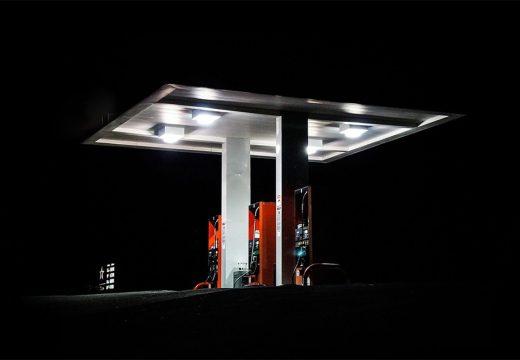 Svijet: Suprugu zaboravio na pumpi, primijetio da je nema tek poslije 300 kilometara