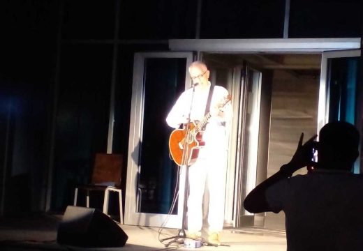 Centar za kulturu “Semberija”: Dejan Cukić otvorio “Otvorenu scenu” (Foto)