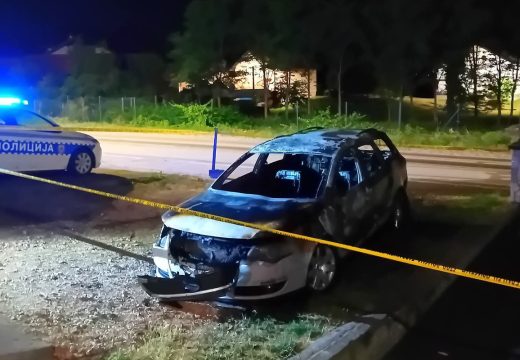 Slučaj prijavljen policiji: Gorio automobil narodnog poslanika Amira Hurtića (Foto)