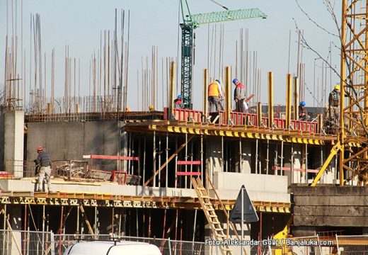 ”Sunčanica, toplotni udar, dehidracija”: Apel nadležnih – zaštititi radnike od prekomjerne izloženosti suncu