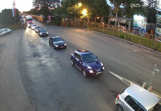 Gužva na granici: Pojačan saobraćaj na više prelaza na ulazu u BiH iz Hrvatske