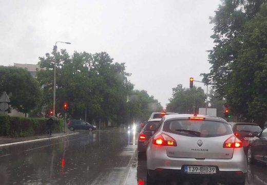 Držite rastojanje i izbjegavajte rizična preticanja: Stanje na putevima u BiH jutros ovakvo