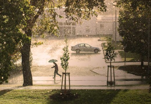 Srbija: Jako nevrijeme pogodilo Beograd, više osoba povrijeđeno!