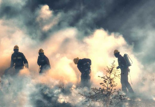 Više od 200 požara i olujno nevrijeme bjesne Srbijom: Podignuti helikopteri, MUP se hitno oglasio o nepogodama