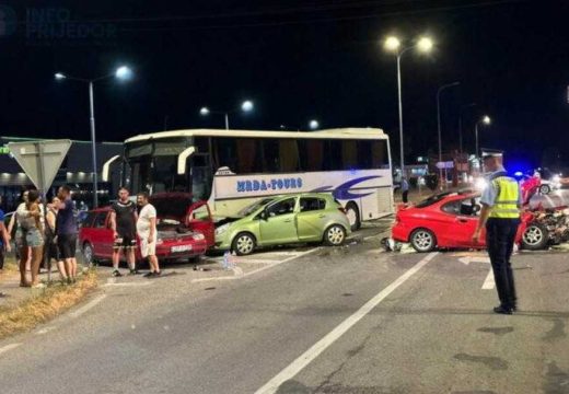 RS: Prijedorska policija se oglasila o udesu u Kozarcu; Šestoro povrijeđenih, jedan vozač uhapšen