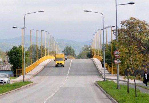 Vozači, budite na oprezu: Na ovom putnom pravcu prijeti opasnost od požara i odrona