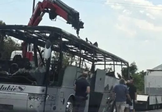 Hronika: Zapalio se autobus iz Srpske na putu u Crnoj Gori