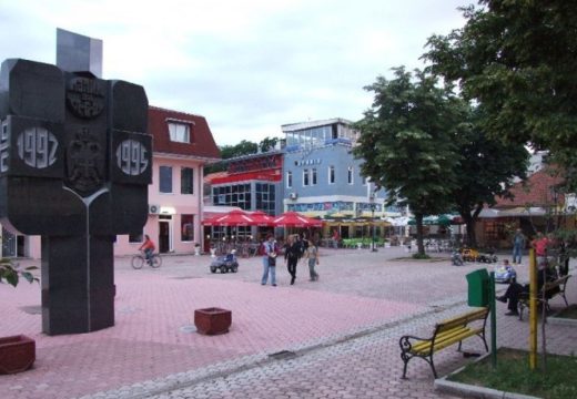 Zastave na pola koplja: Zbog dvostrukog ubistva u nedjelju Dan žalosti u Šamcu