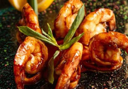 Idealno predjelo puno proteina: Škampi u pivskom testu od dva sastojka