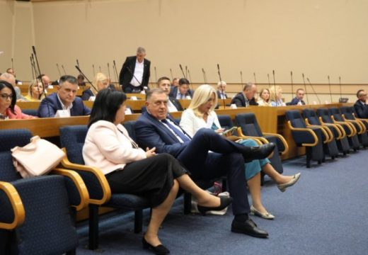 U toku posebna sjednica: Dodik i Cvijanovićeva stigli u Narodnu skupštinu