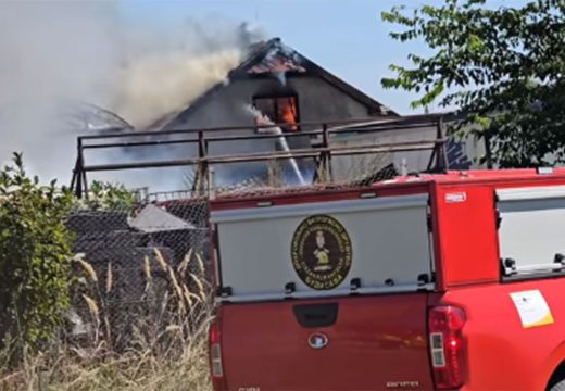 Veliki požar kod Novog Sada: Dim kulja na sve strane, odjekuju detonacije (Video)