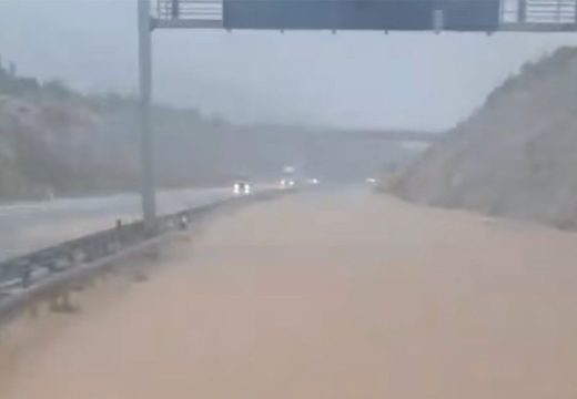 Potop u Dalmaciji: Intervenisali vatrogasci (Video)