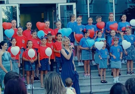 Centar za kulturu “Semberija”: Premijera “Dječije himne Grada Bijeljine” oduševila publiku na Otvorenoj sceni (Foto)