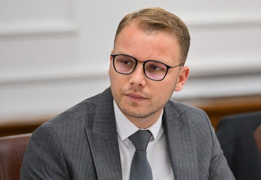 Lapsus: Stanivuković nazvao Vučića predsjednikom Republike Srpske (Video)