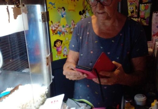 Teta Vinka, tu kod semafora: Nezaboravni miris djetinjstva uz kukuruzne kokice (Foto)