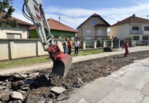Bijeljina: U Janji započeti radovi na asfaltiranju Ulice braće Lazić