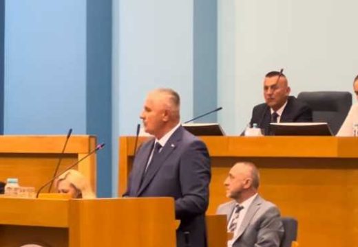 I dio opozicije: Koliko je poslanika glasalo za ostavku Radovana Viškovića