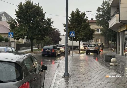 Bijeljina: Šleperom u centru grada ušao u dvije jednosmjerne ulice