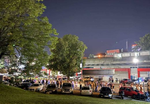 Banjaluka: Nepregledne kolone ljudi zbog koncerta Zdravka Čolića (Video)