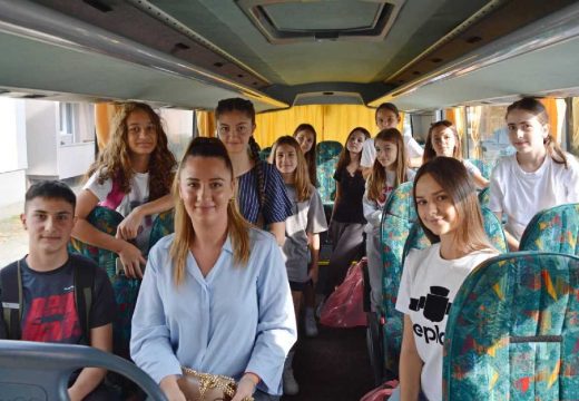 Lopare: Učenici otputovali na Eko-obrazovni kamp “Mačva 2025”