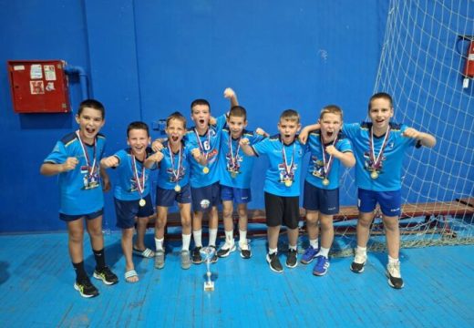 Nastavljaju da nižu uspjehe: Mladi rukometaši RK Bijeljina šampioni turnira u Smederevu (Foto)