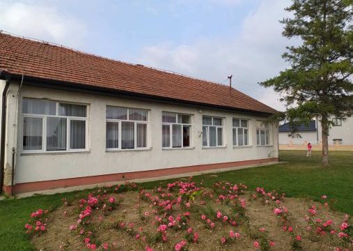 Bijeljina: Nova stolarija za školu u Donjem Crnjelovu-Vrulja (FOTO)