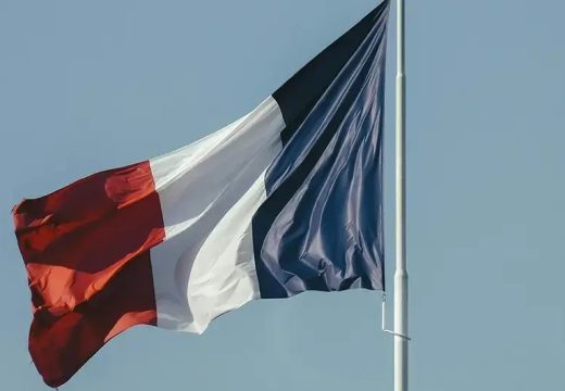 Svijet: Pala vlada u Francuskoj