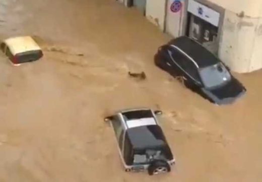 Bujice nose sve pred sobom, ima mrtvih: Nevrijeme sve pustoši u ovom dijelu Evrope, zaustavljeni vozovi, zatvorene škole (Video)