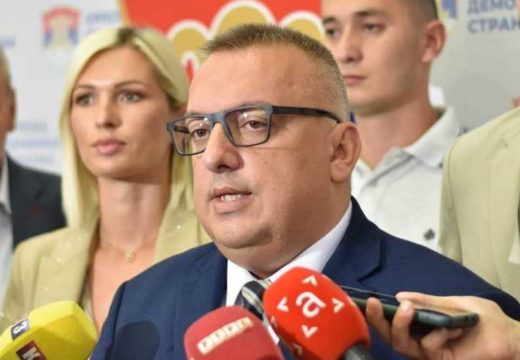 Radulović: “Dodik poziva Srbe u Sloveniji da glasaju za čovjeka koji podržava Tompsona” (Foto)