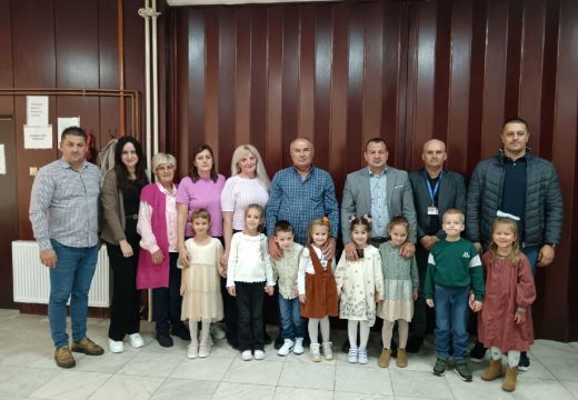 Bijeljina: Djeca i penzioneri zajedno obilježili Svjetski dan starih lica (FOTO)