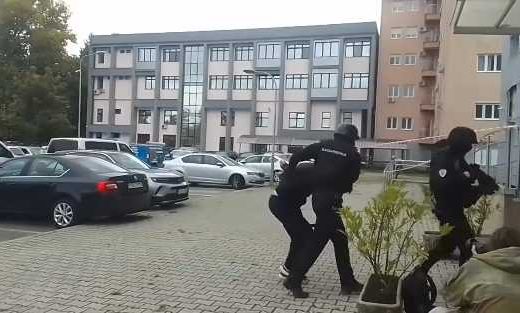 RS: Funkcioner MUP-a sproveden u tužilaštvo, dobio i rješenje o penziji!