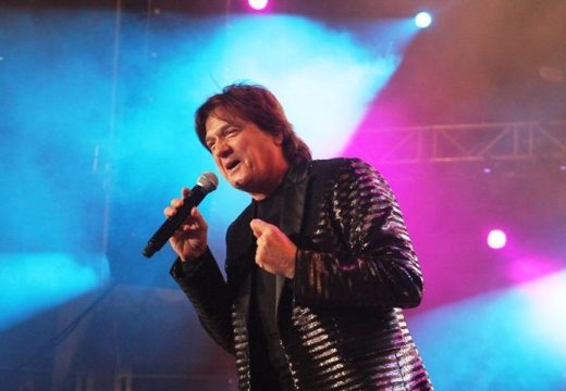 Evo koliko će vas to koštati: Želite da vam Zdravko Čolić pjeva na veselju?