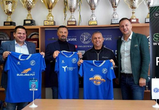 Sjajan primjer društvene odgovornosti: Bijeljinski privrednici zajedničkim snagama izgradili gostujuću tribinu na stadionu FK Radnik Bijeljina! (Foto)